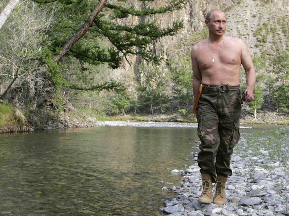 Ông Putin nói về những bức ảnh mình trần gây sốt - 1 Tổng thống Nga Putin là người yêu thích các hoạt động ngoài trời (Ảnh: TASS)