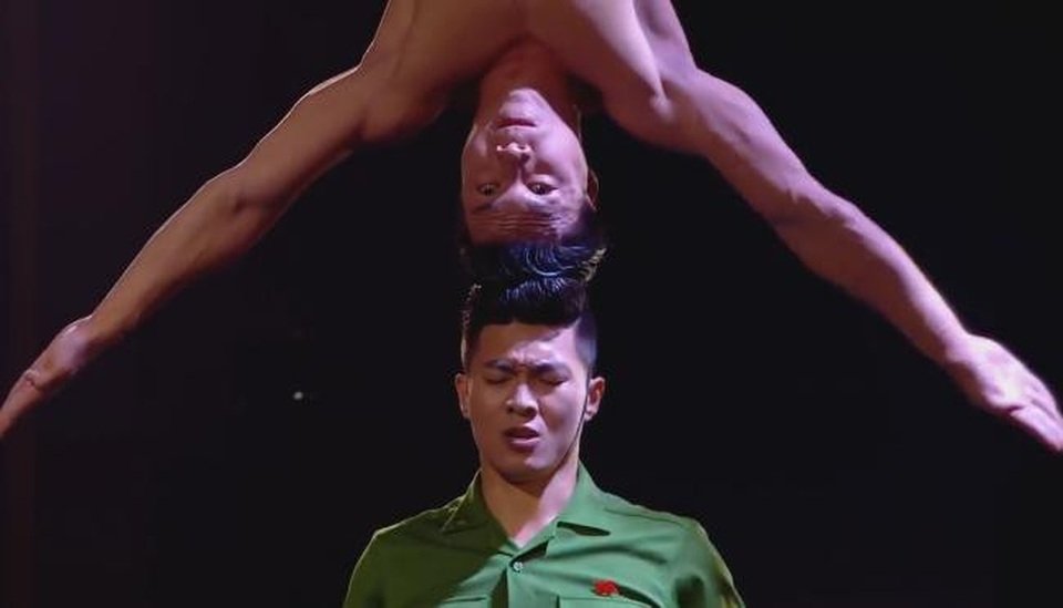 Bộ Văn hoá tặng bằng khen hai “hoàng tử xiếc” Quốc Cơ - Quốc Nghiệp - 4 Bộ Văn hoá tặng bằng khen hai “hoàng tử xiếc” Quốc Cơ - Quốc Nghiệp - 4
