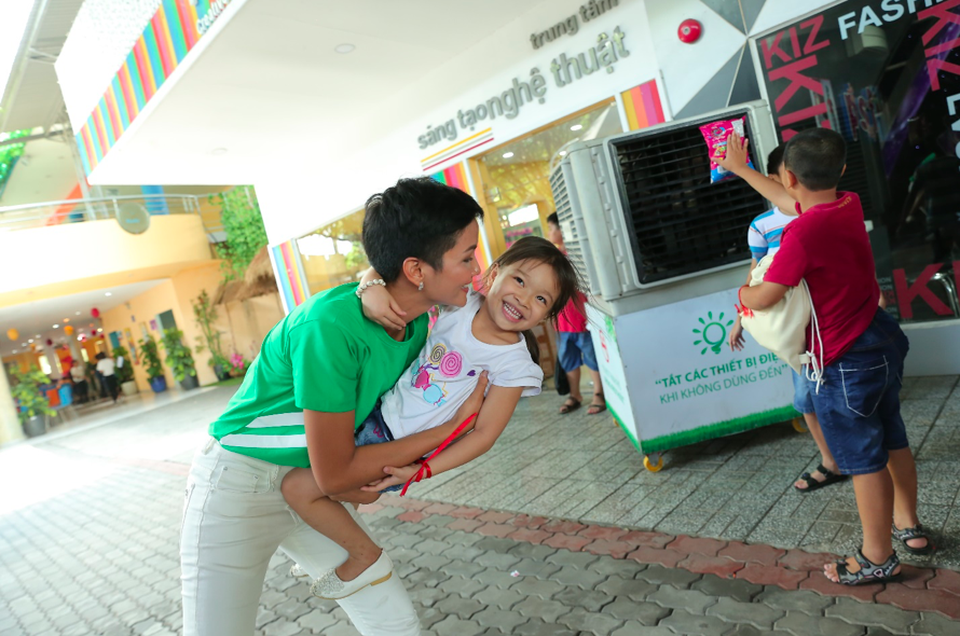 Nụ cười hồn nhiên thay lời cảm ơn nhân ngày 1/6 - 6