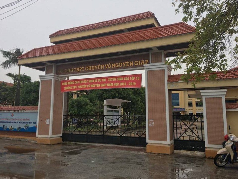 Thi lớp 10 tại Quảng Bình: Thí sinh than đề môn chuyên Toán, Vật lý khó nhằn - 2 Trường THPT chuyên Võ Nguyên Giáp là trường duy nhất ở Quảng Bình tổ chức thi tuyển