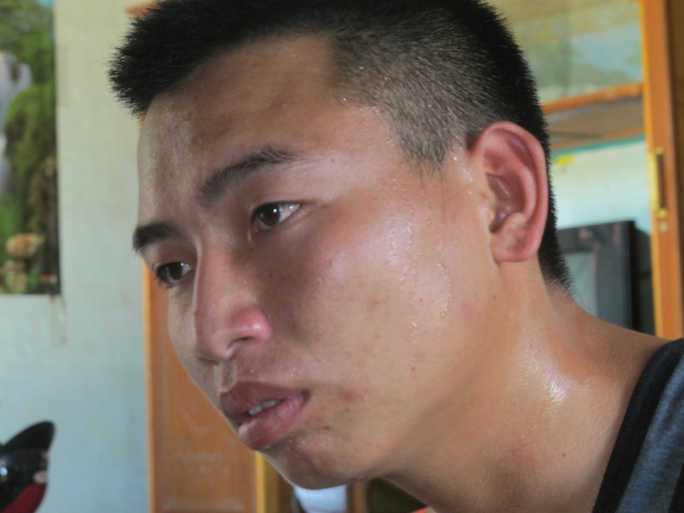 Con đau, bố đau gấp bội phần...