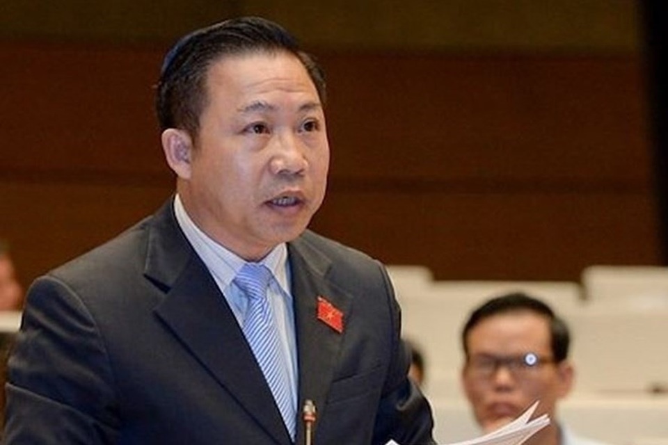 Đại biểu không thỏa mãn với câu trả lời của Bộ trưởng Đào Ngọc Dung về "vấn nạn" xâm hại trẻ em - 1
Đại biểu Lưu Bình Nhưỡng chất vấn Bộ trưởng LĐTBXH về vấn đề trẻ em bị xâm hại.