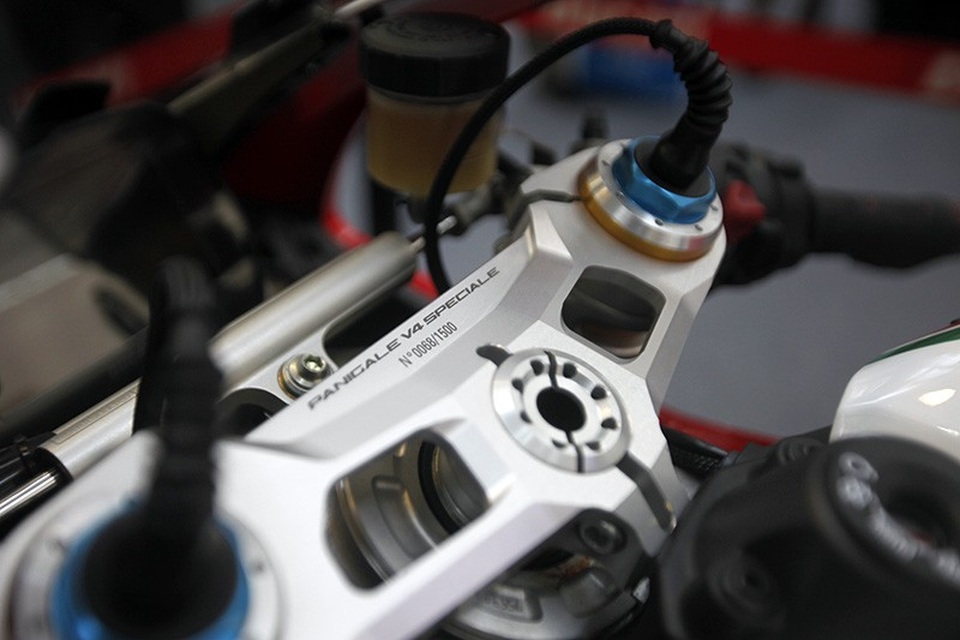 Ducati công bố giá bán Panigale V4 từ 746 triệu đồng - 2 Chiếc xe có số thứ tự 68, được cho là đầu tiên có mặt tại châu Á.