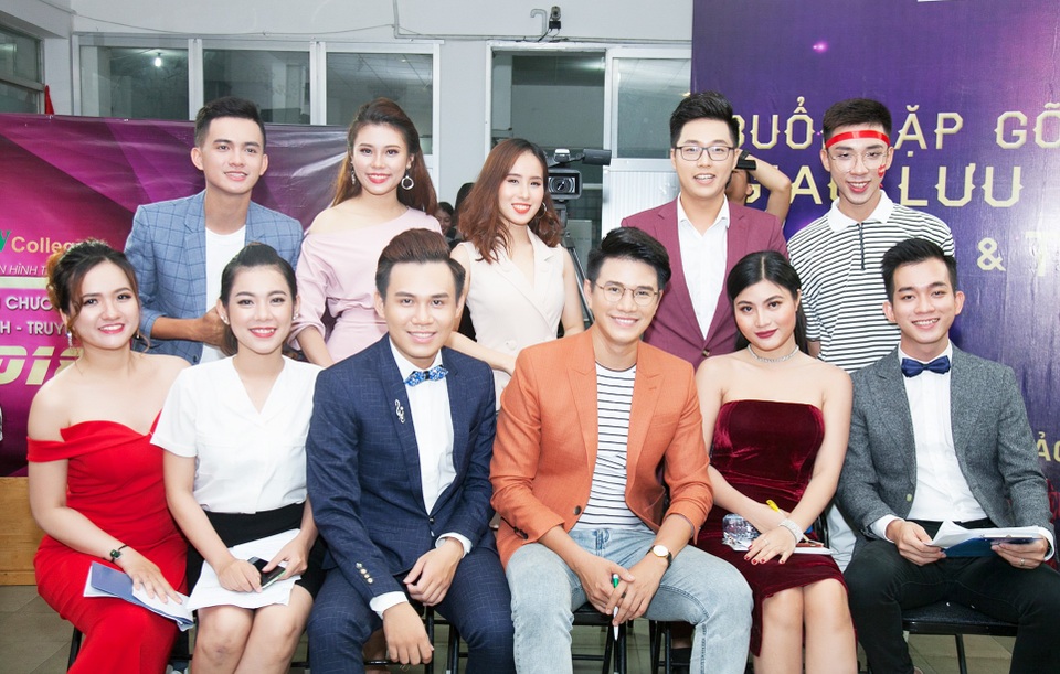 Thanh Bạch - Vũ Mạnh Cường chấm thi người dẫn chương trình - 1 Thanh Bạch - Vũ Mạnh Cường chấm thi người dẫn chương trình - 1