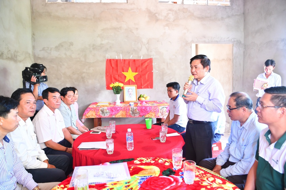 Vietcombank bàn giao nhà tình nghĩa cho hộ nghèo tại tỉnh Tiền Giang - 2 Vietcombank bàn giao nhà tình nghĩa cho hộ nghèo tại tỉnh Tiền Giang - 2