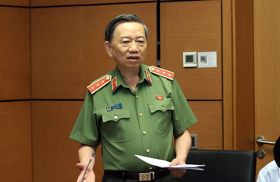 Thủ tướng Nguyễn Xuân Phúc: Đừng để người dân phải sợ công an - 2 Bộ trưởng Bộ Công an Tô Lâm (Ảnh: Như Phúc)