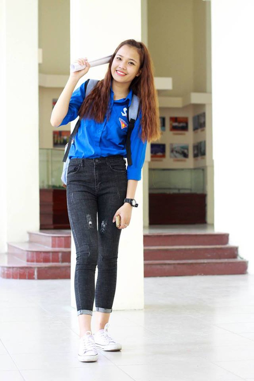 
Ngoài đời, Nguyễn Thị Phấn là một nữ sinh cá tính, năng động và tích cực tham gia các hoạt động từ thiện.
