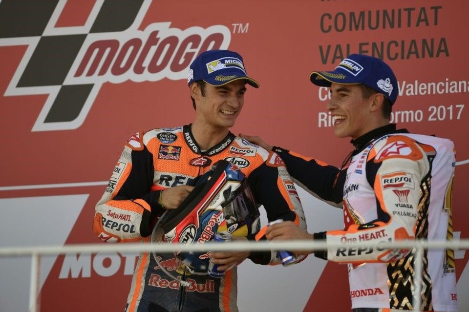 Chấn động: Pedrosa bất ngờ rời Repsol Honda Team, Lorenzo lập tức thế chỗ - 2
Pedrosa đã có những ngày tháng tươi đẹp trong màu áo Repsol Honda Team, nhưng đã đến lúc thay đổi.