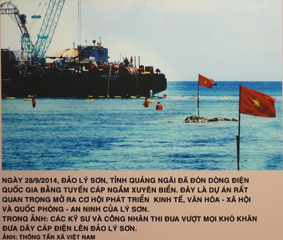 Khai mạc triển lãm “Chủ tịch Hồ Chí Minh với phong trào Thi đua yêu nước” - 13 Khai mạc triển lãm “Chủ tịch Hồ Chí Minh với phong trào Thi đua yêu nước” - 13