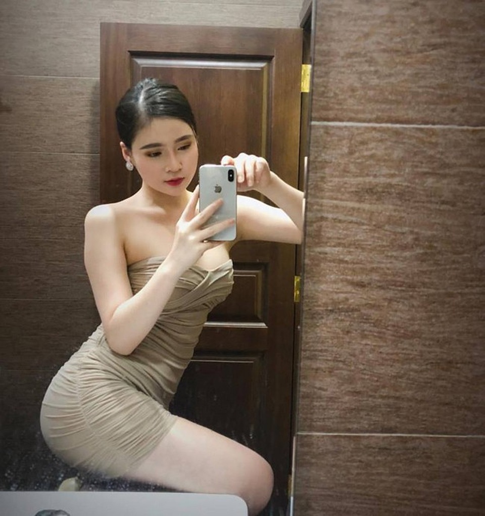 Mùa hè nóng bỏng của hai "cô út" nổi tiếng mạng xã hội - 18
Cô nàng muốn theo đuổi con đường nghệ thuật để thỏa mãn đam mê.