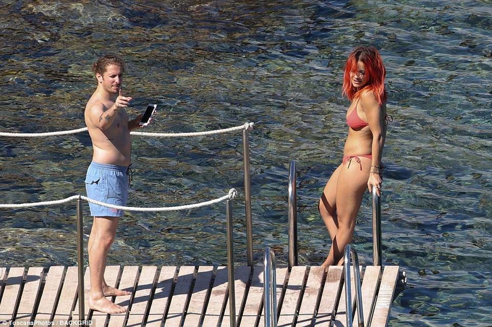 Rita Ora diện bikini gợi cảm bên bạn trai - 16 Rita Ora diện bikini gợi cảm bên bạn trai - 16