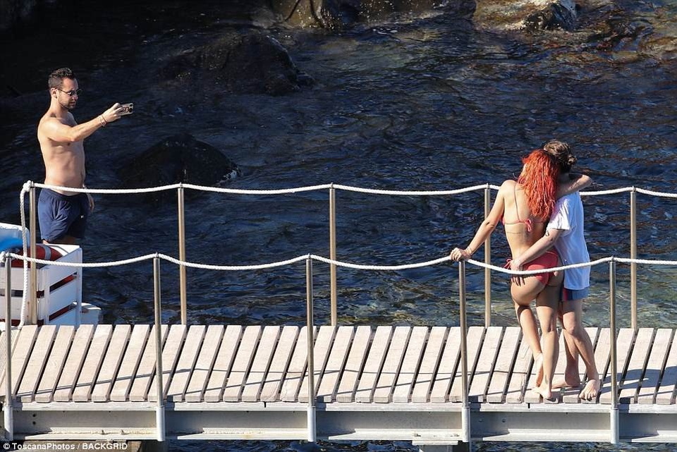 Rita Ora diện bikini gợi cảm bên bạn trai - 14 Rita Ora diện bikini gợi cảm bên bạn trai - 14