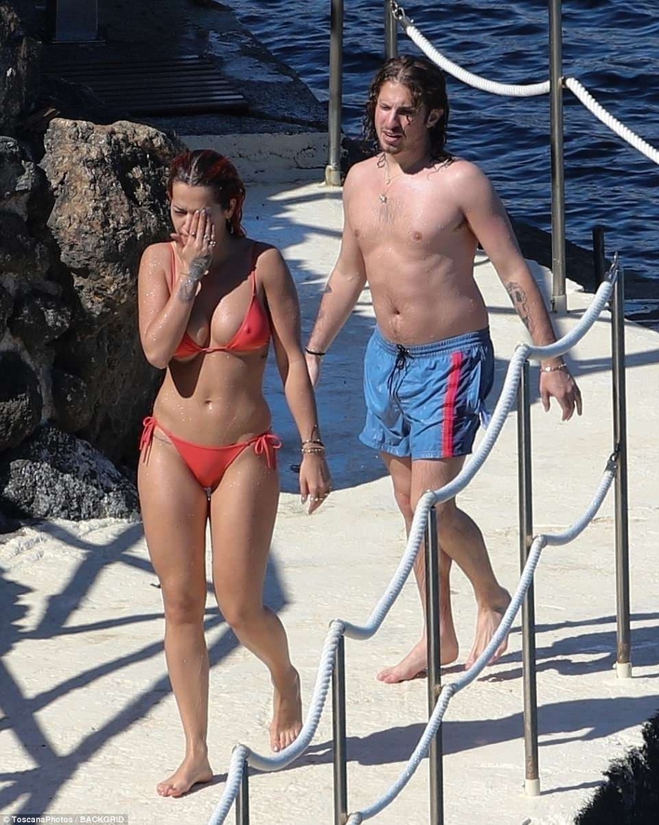 Rita Ora diện bikini gợi cảm bên bạn trai - 10 Rita Ora diện bikini gợi cảm bên bạn trai - 10