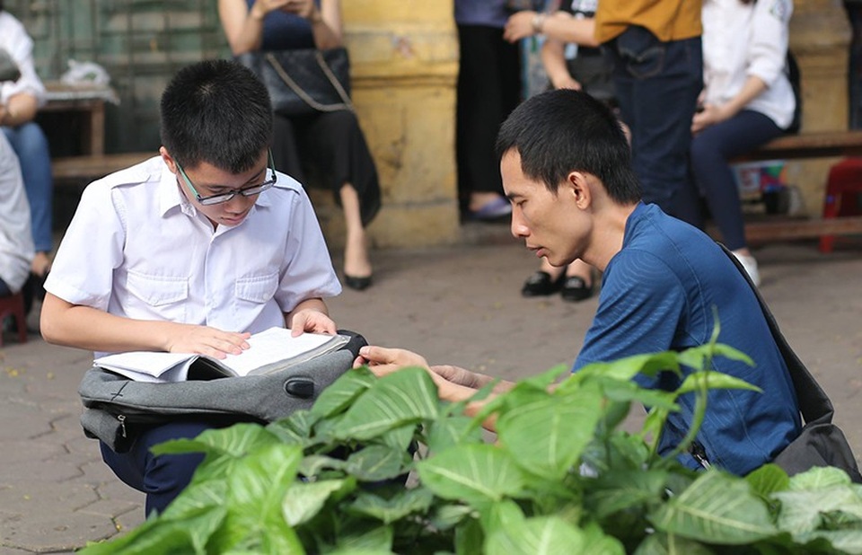 Thí sinh Hà Nội mải miết ôn bài trước khi thi vào lớp 10 - 6 Thí sinh Hà Nội mải miết ôn bài trước khi thi vào lớp 10 - 6