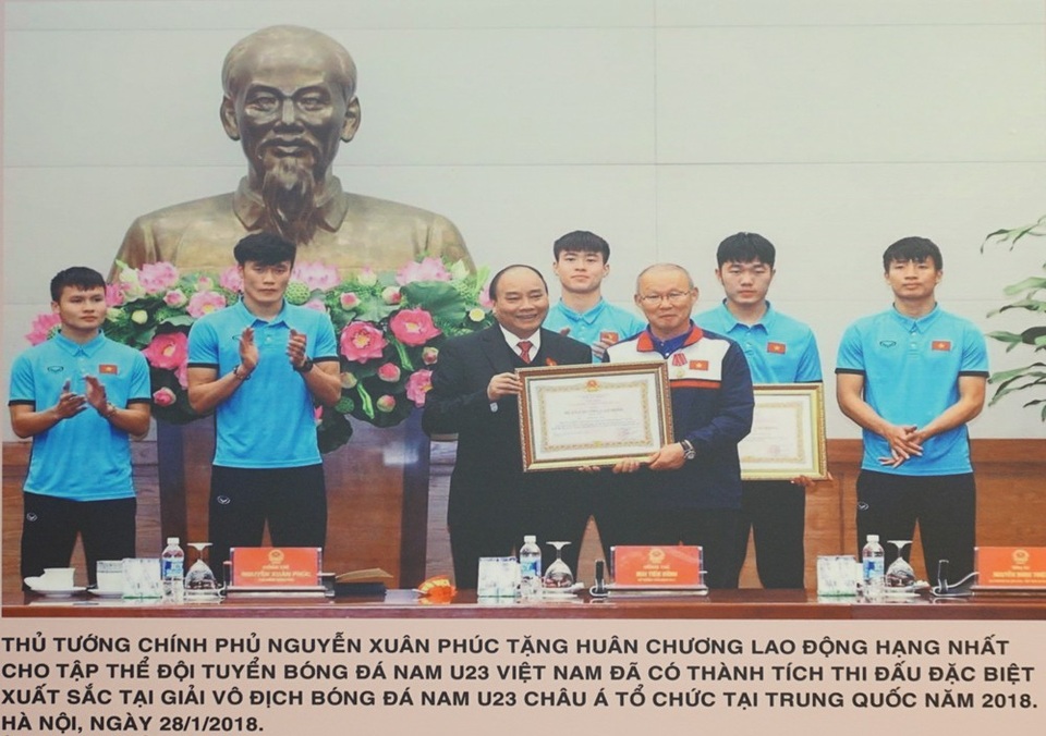 Khai mạc triển lãm “Chủ tịch Hồ Chí Minh với phong trào Thi đua yêu nước” - 14 Khai mạc triển lãm “Chủ tịch Hồ Chí Minh với phong trào Thi đua yêu nước” - 14