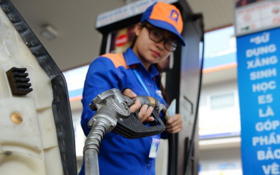 Xả mạnh quỹ bình ổn, xăng dầu được giữ nguyên giá - 1 Liên Bộ Tài chính - Công Thương quyết định giữ nguyên giá xăng dầu tại kỳ điều chỉnh ngày 7/6.