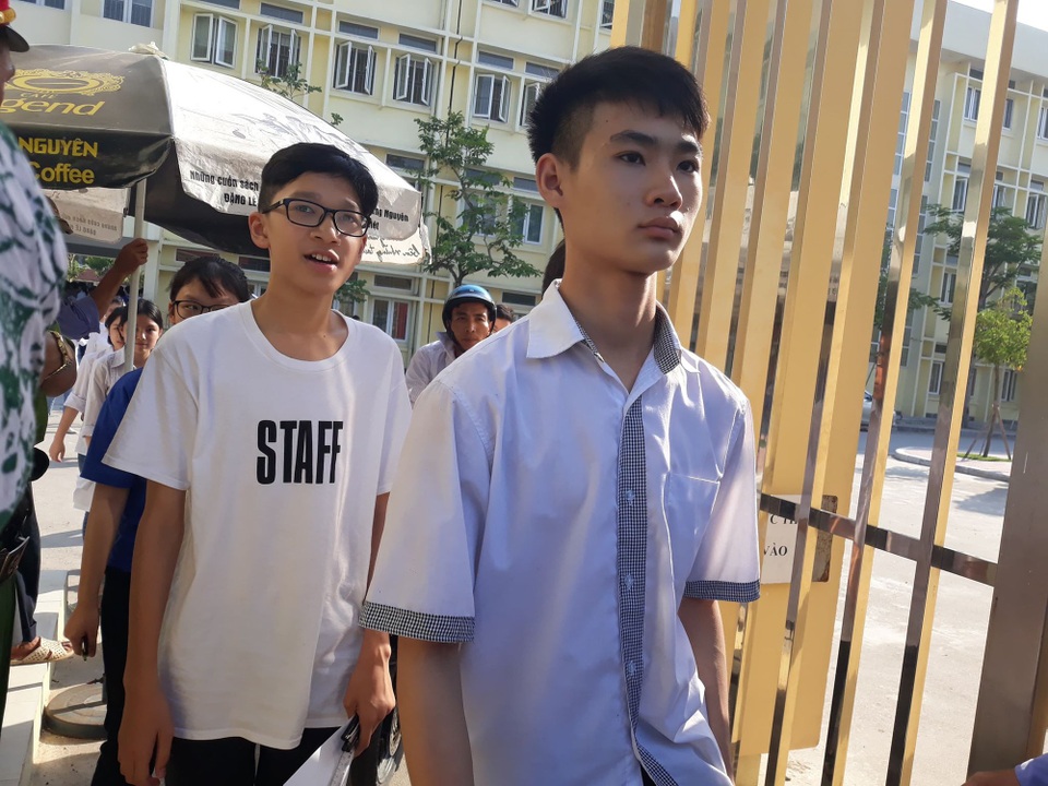 Thi lớp 10 tại Thanh Hóa: Đề Văn “nhạt”, không có tính phân loại học sinh - 3 Nhiều học sinh đánh giá đề thi môn Ngữ Văn năm nay khá dễ.