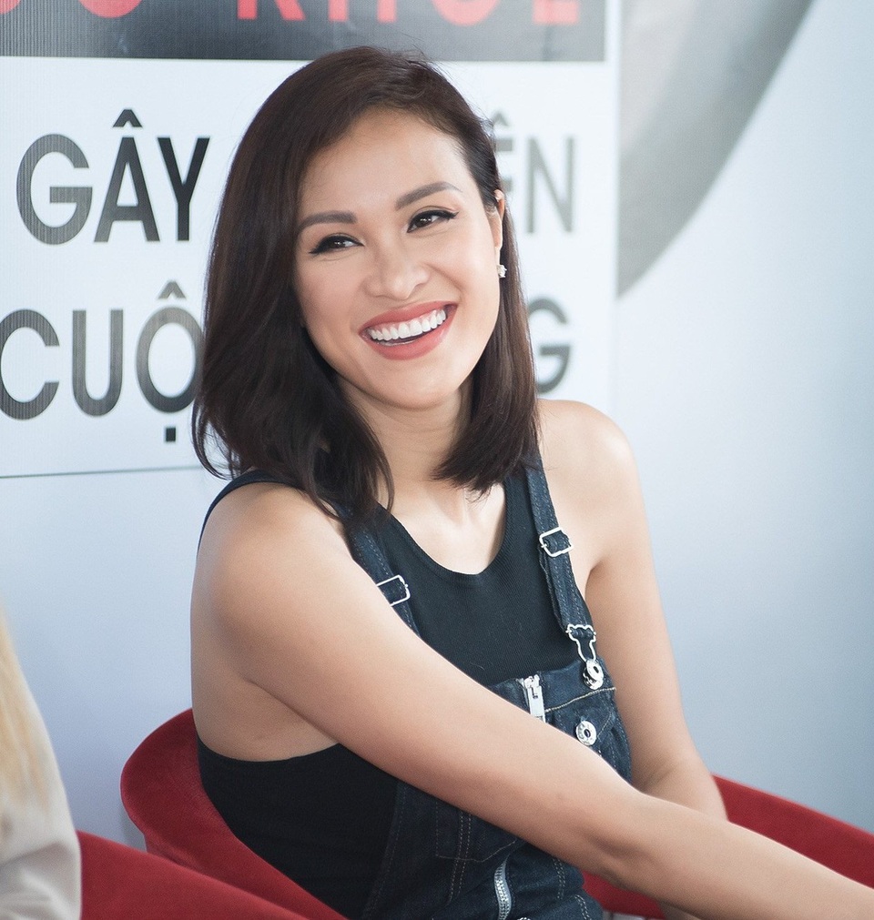 MC Phương Mai gây bất ngờ khi chia sẻ trong các môn thể thao cô đặc biệt “nghiện” Pole dance (múa cột). Phương Mai cũng có một cây cột ở nhà mỗi lúc xong việc, trước khi ngủ, Phương Mai thường tự luyện tập.