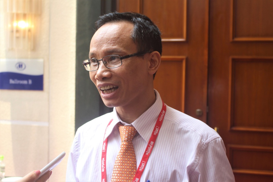 Lần đầu tiên một DN Nhà nước nhận xếp hạng tín dụng tích cực của Fitch Ratings - 2 Chuyên gia kinh tế Cấn Văn Lực cho biết EVN là tập đoàn kinh tế đầu tiên của Việt Nam tiếp cận với Fitch và yêu cầu Fitch xếp hạng tín nhiệm. (Ảnh: Hồng Vân)
