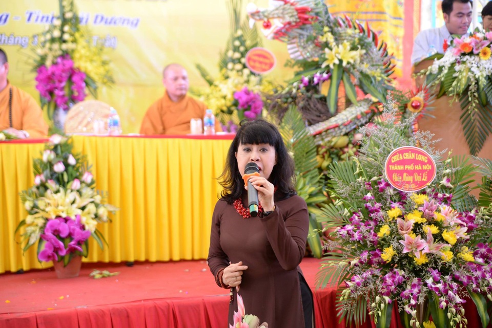 NSƯT Hồng Liên: “Tôi dựa vào câu hát mà thoát nỗi cô đơn, buồn tủi…” - 3
NSƯT Hồng Liên sẽ có live show để đời vào ngày 24/6 tại rạp Đại Nam - 89 Phố Huế, Hà Nội.