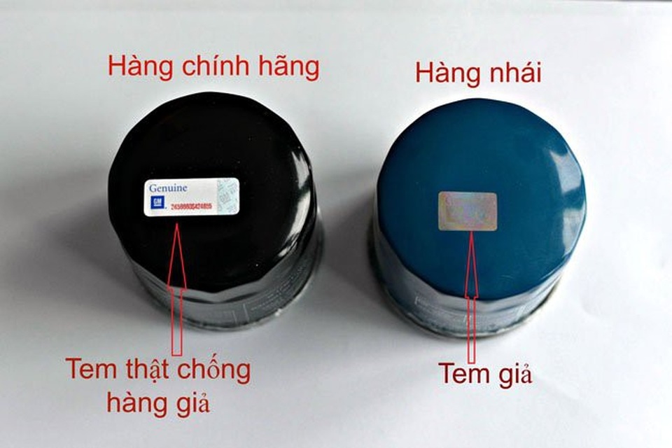 Ô tô vào gara bị lừa hàng đểu: Khách lơ ngơ thành "con gà" bị luộc - 3
Cách phân biệt phụ tùng giả, phụ tùng thật