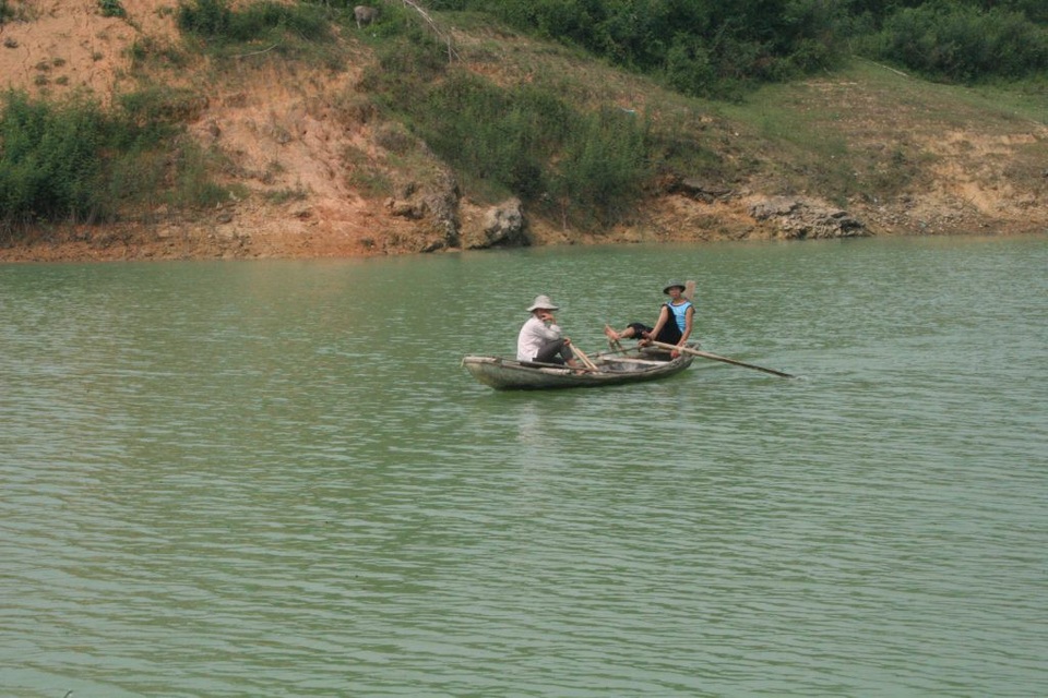Trắm đen khổng lồ to hơn người: Huyền thoại "thủy quái" hồ Thác Bà - 3 Trắm đen khổng lồ to hơn người: Huyền thoại "thủy quái" hồ Thác Bà - 3