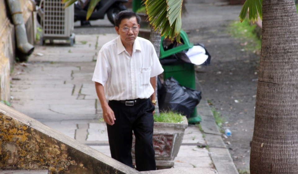 Nguyên Phó thống đốc Ngân hàng Nhà nước Đặng Thanh Bình sắp hầu tòa - 2
Ông Hà Tấn Phước - tổ trưởng tổ giám sát, nguyên Phó giám đốc NHNN chi nhánh Long An được xác định “tiếp tay” cho Phạm Công Danh rút tiền ra khỏi VNCB.