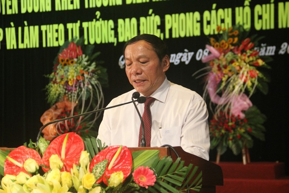 Quảng Trị: Tuyên dương, khen thưởng 20 tập thể, 56 cá nhân điển hình tiên tiến - 2 Ông Nguyễn Văn Hùng – Uỷ viên Trung ương Đảng, Bí thư Tỉnh ủy Quảng Trị biểu dương những tập thể, cá nhân điển hình
