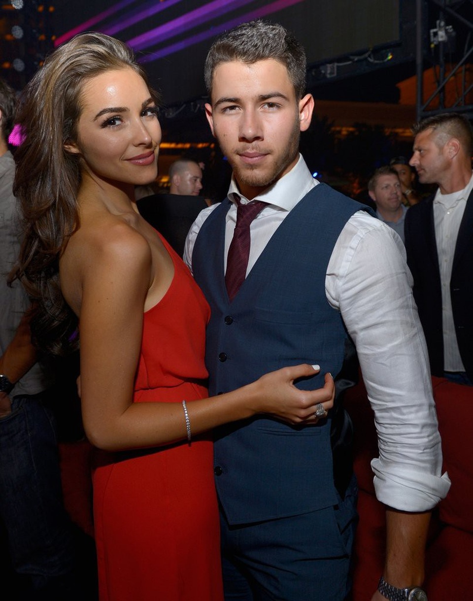Hoa hậu thế giới sành điệu bên bạn trai tin đồn kém 10 tuổi - 6
Nick Jonas từng hẹn hò với hoa hậu hoàn vũ Olivia Culpo. Anh vốn luôn thích mẫu phụ nữ trưởng thành và chín chắn