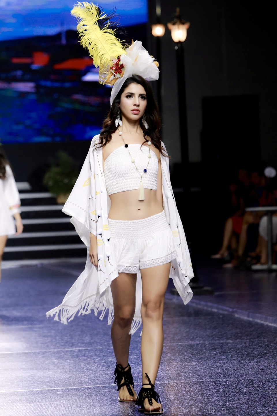 Hoa hậu Thái Nhiên Phương trổ tài thiết kế - 11