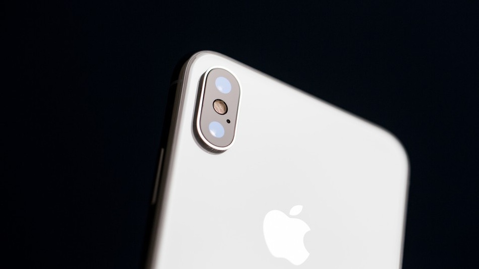 Rộ tin Apple tiếp tục giảm mạnh đơn đặt linh kiện của iPhone - 1 iPhone X hút người mua hơn các dòng sản phẩm khác, nhưng doanh số chung của Apple có thể sẽ tiếp tục giảm.