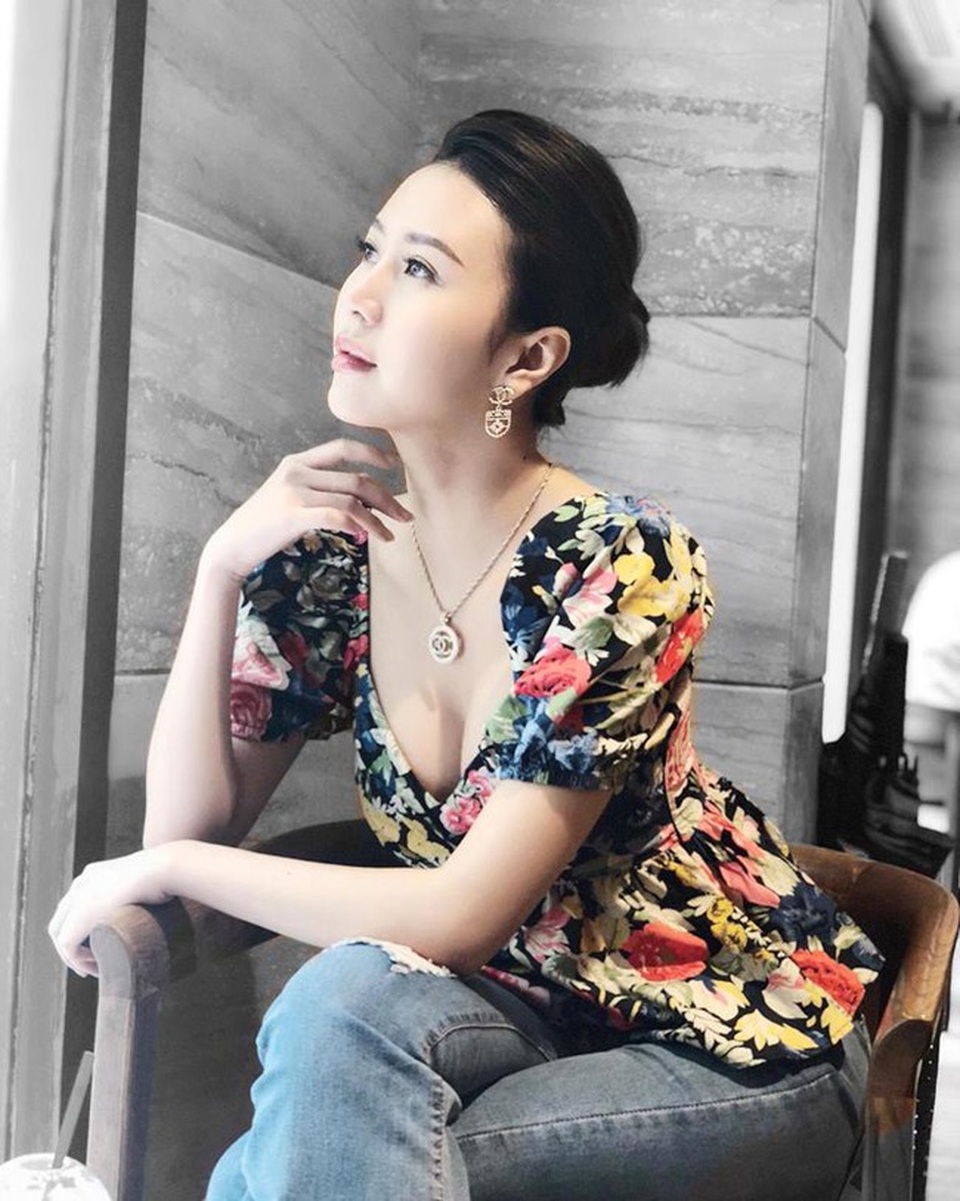 Hot girl "Nóng cùng World Cup" thay đổi ngoạn mục sau 4 năm - 17
Ngọc Châm hiện sở hữu một cửa hàng thời trang riêng.