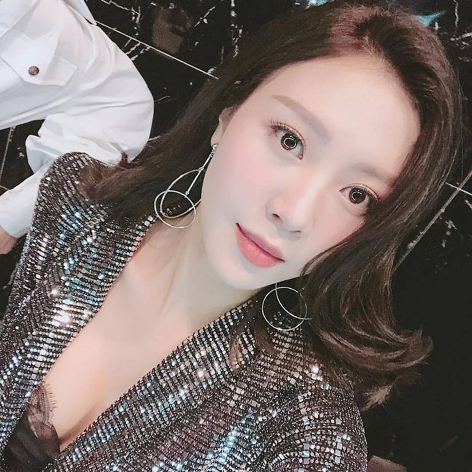 Hot girl "Nóng cùng World Cup" thay đổi ngoạn mục sau 4 năm - 19
Cô được nhận xét là có vẻ đẹp sang trọng.