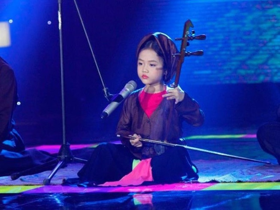 Những thí sinh tài năng nhí “Biệt tài tí hon” ngày ấy giờ ra sao? - 6 Ca nương nhí Tú Thanh không những sở hữu ánh mắt xuất thần, diễn xuất khiến người xem nổi da gà mà còn am hiểu tường tận về thể loại âm nhạc dân tộc.