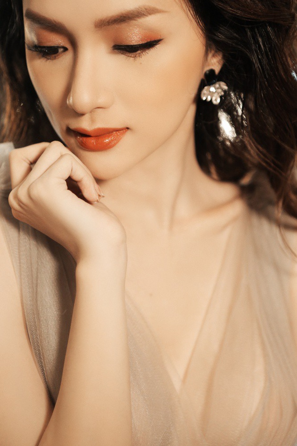 Phạm Hương, Hương Giang cười đùa xoá tan tin đồn “chèn ép”, “chơi xấu” - 6 Phạm Hương, Hương Giang cười đùa xoá tan tin đồn “chèn ép”, “chơi xấu” - 6