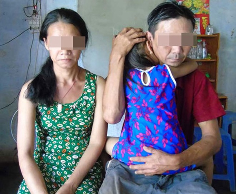 Gia đình cháu V.  buồn đau vì con gái bị hiếp dâm