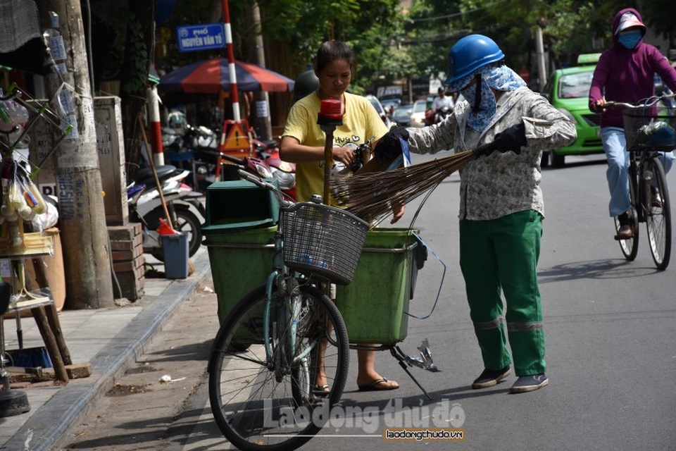 Mưu sinh giữa nắng hè đổ lửa - 2 Mưu sinh giữa nắng hè đổ lửa - 2