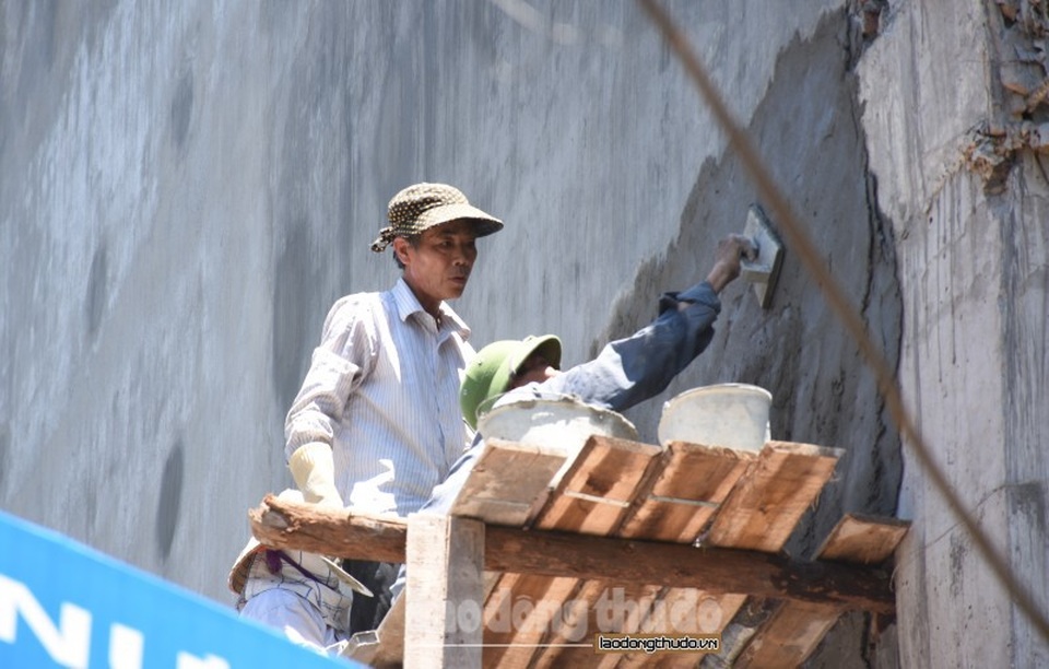Mưu sinh giữa nắng hè đổ lửa - 6 Mưu sinh giữa nắng hè đổ lửa - 6