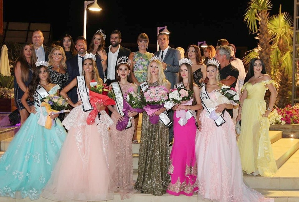 Bị cắt nát quốc phục, nhan sắc Việt vẫn xuất sắc đăng quang Miss Asia World 2018 - 7 Giải thưởng phụ: giải Quốc phục đẹp nhất thuộc về đại diện Syria, giải hình thể đẹp nhất thuộc về người đẹp Moldova.