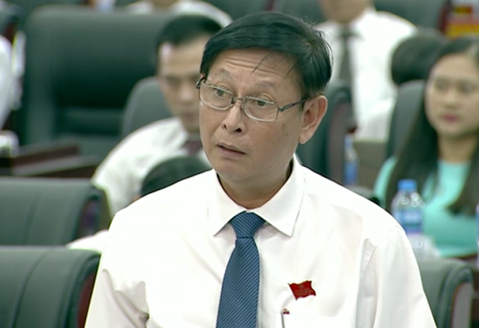 
Đại biểu Cao Xuân Thắng: Giá thị trường chênh lệc quá lớn so với giá đền bù giải toả, khó vận động hộ dân trong diện thu hồi đất để triển khai dự án hợp tác
