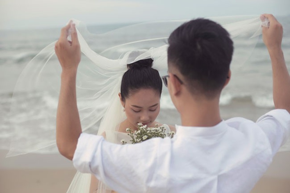 Ca sĩ Hoàng Quyên bất ngờ kết hôn với bạn trai kiến trúc sư - 2 Chồng chưa cưới của Hoàng Quyên là kiến trúc sư, đồng điệu tâm hồn với nữ ca sĩ. (Ảnh: NVCC)