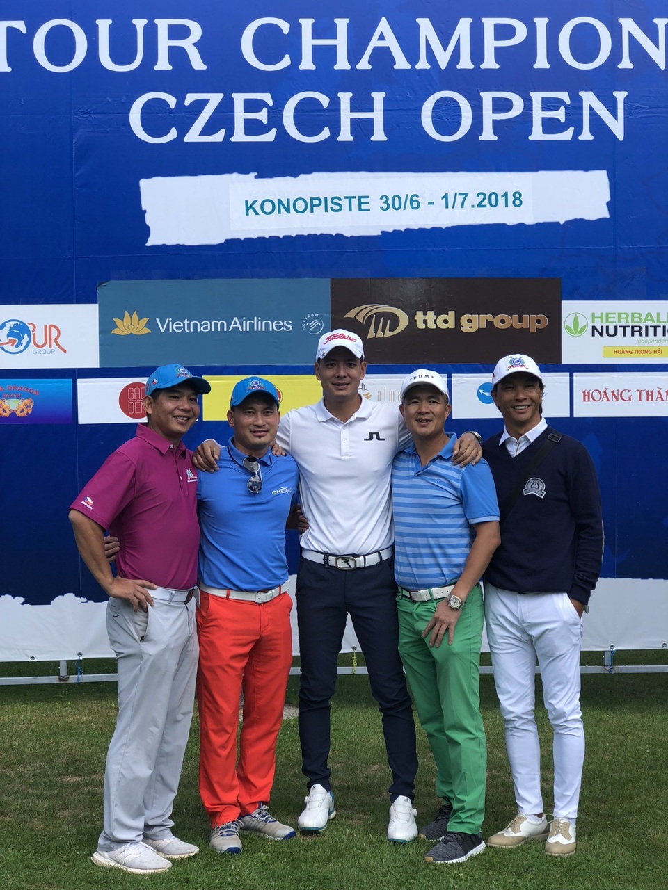 Bình Minh đoạt giải nhất Golf tại CH Séc - Ảnh 3. Bình Minh đoạt giải nhất Golf tại CH Séc - Ảnh 3.
