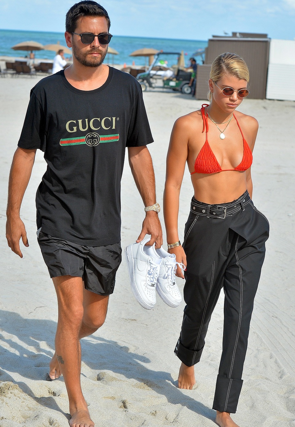 Sofia Richie gợi cảm đi nghỉ cùng bạn trai hơn 16 tuổi - 6
Scott Disick cưng chiều bạn gái kém 16 tuổi hết mực