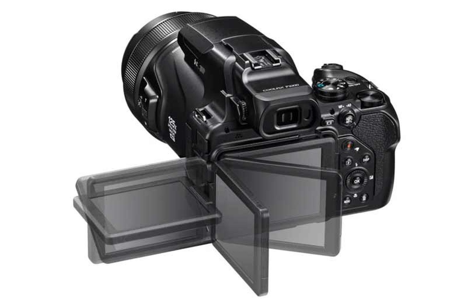 Nikon phá kỷ lục với máy ảnh zoom quang học lên tới 125x - 3 Màn hình 3,2 inch có góc thay đổi, mặc dù hơi thất vọng khi không nhìn thấy điều khiển cảm ứng được bao gồm ở đây.