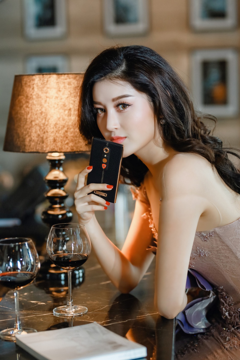 Á Hậu Huyền My bất ngờ xuất hiện bên “doanh nhân” Tonino Lamborghini - 1 Á Hậu Huyền My bất ngờ xuất hiện bên “doanh nhân” Tonino Lamborghini - 1