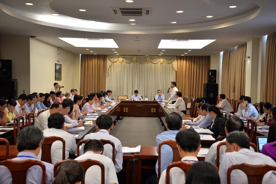 Chống ngập cho Bình Tân, nước tràn qua Bình Chánh - 1 Nhiều đại biểu quan tâm đến vấn đề ngập nước, kẹt xe tại phiên thảo luận tổ