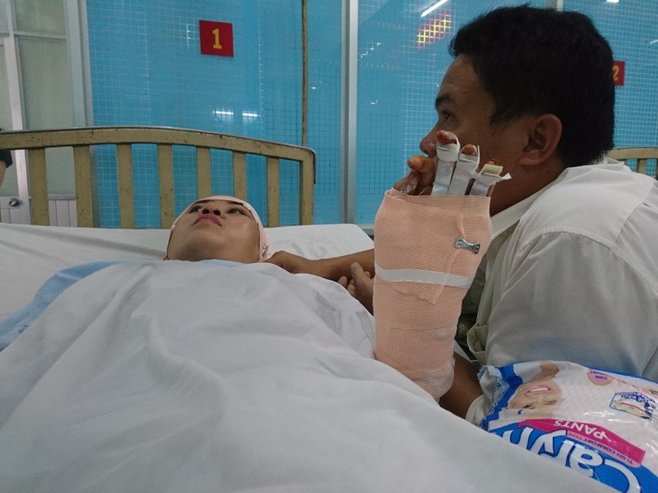 Vụ nổ súng ở nhà trọ: 2 phụ nữ bị bắn nhiều phát đạn vào đầu - 1 Nạn nhân Mỹ Châu đang được theo dõi, điều trị tại bệnh viện
