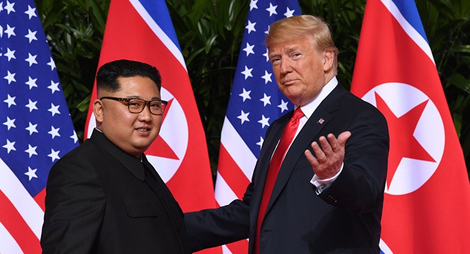 Ông Trump muốn gửi tặng món quà bí mật cho ông Kim Jong-un - 1
Tổng thống Mỹ Donald Trump và nhà lãnh đạo Triều Tiên Kim Jong-un (Ảnh: Reuters)