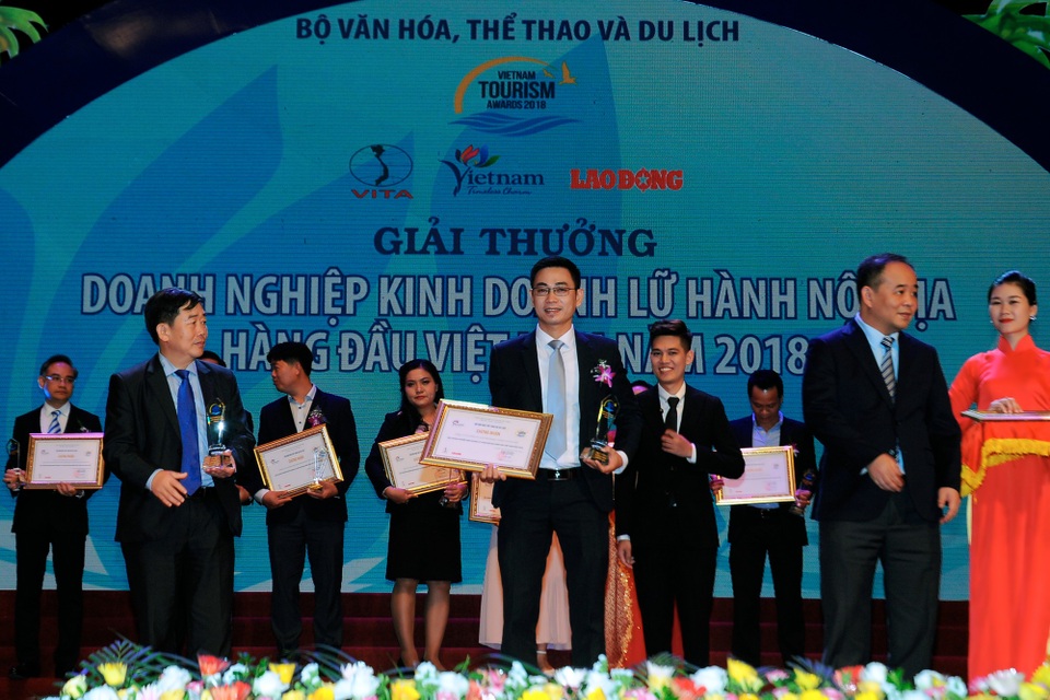Giải thưởng Du lịch Việt Nam 2018, VietSense Travel lần đầu được vinh danh - 1
Suốt chặng đường hơn 8 năm kể từ khi thành lập (năm 2010) đến nay, với phương châm “Du lịch với niềm đam mê”, tập thể nhân viên của VietSense luôn tận tụy, cố gắng hết mình từng bước cải thiện các dịch vụ du lịch.