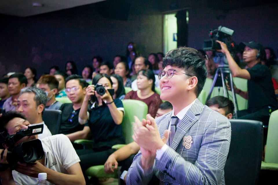 Vũ Mạnh Cường đưa học trò đến giải á quân Én Sinh Viên 2018 - 4